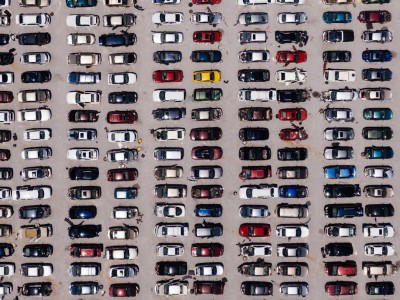 Sora引爆AI视频热潮，广告业如何在技术浪潮中重塑品牌价值？